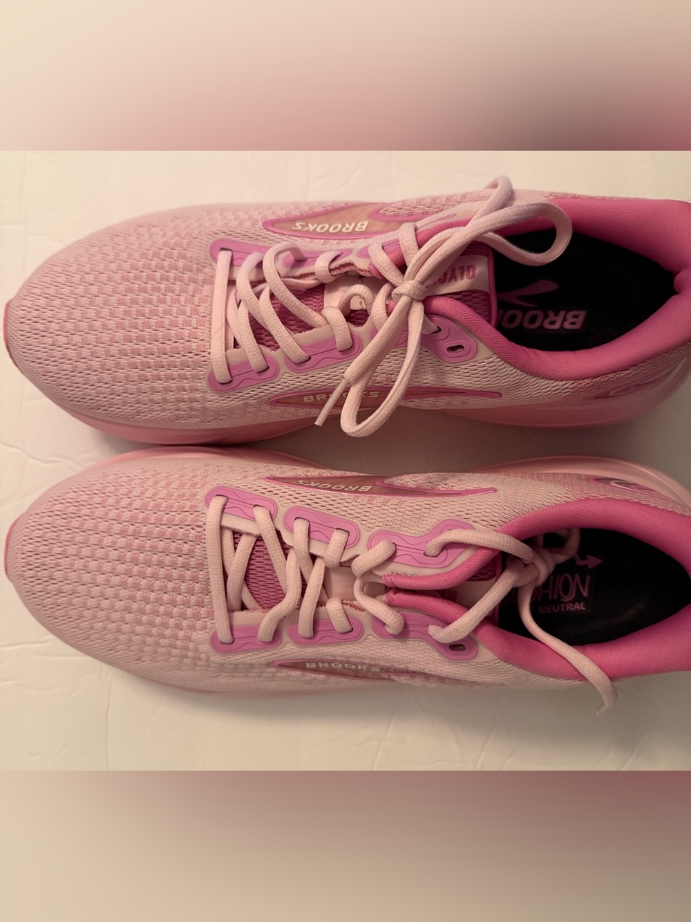 Brooks Women’s Glycerin 21 Pink Running Shoes - size 12 brand new